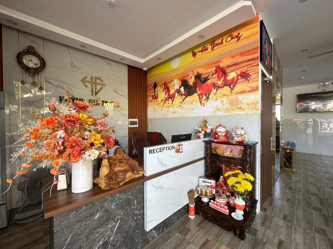 Oyo 1193 Huynh Gia Hotel Дананг Экстерьер фото